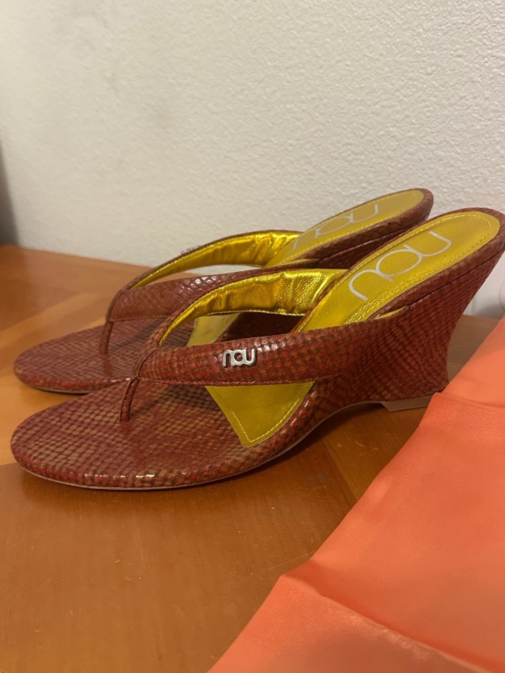 Nou Citrus Puff Wedge
